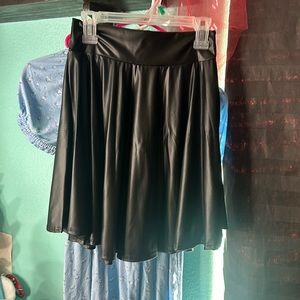 Black leather papaya skirt SMALL